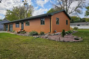 804 6th Ave SE, Pipestone, MN 56164 - Photo 1