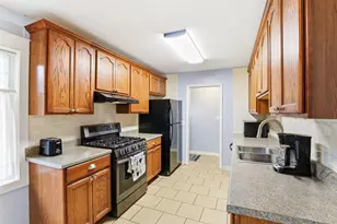 510 Maple Dr, Owatonna, MN 55060 - Photo 2