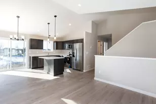 278 Eagle Ridge Dr, Roberts, WI 54023 - Photo 2