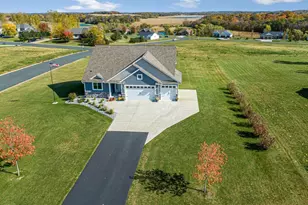 920 Amelia Ct NE, Montgomery, MN 56069 - Photo 2