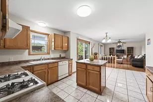 4156 Hilltop Ln, Eagan, MN 55123 - Photo 36