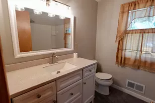 2701 Gerald Ave, North Saint Paul, MN 55109 - Photo 10