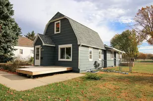 533 Huron St SE, Hutchinson, MN 55350 - Photo 2