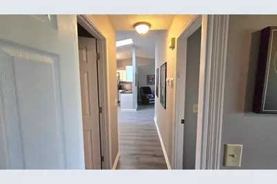 2063 N Park Drive #6, Saint Paul, MN 55119 - Photo 8