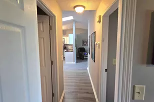 2063 N Park Dr, Saint Paul, MN 55119 - Photo 8