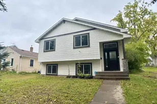 137 E Magnolia Ave E, Saint Paul, MN 55117 - Photo 1