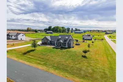 5892 Cambridge Hill Rd SE, Rochester, MN 55904 - Photo 2