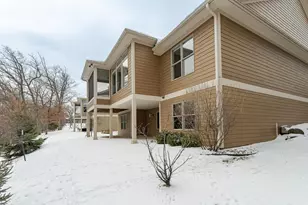 848 Fox Valley Pl SW, Rochester, MN 55902 - Photo 4