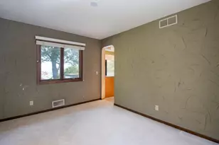 1810 Mary Ln, North Mankato, MN 56003 - Photo 6