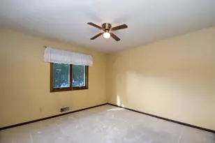 1810 Mary Ln, North Mankato, MN 56003 - Photo 18