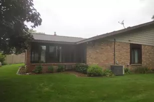 1160 Black Oaks Ln N, Plymouth, MN 55447 - Photo 2