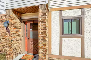 2058 Pathways Dr, Saint Paul, MN 55119 - Photo 14