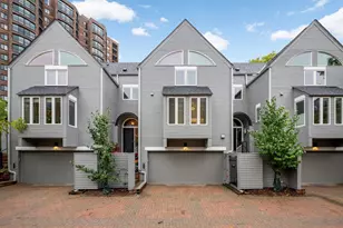 32 Greenway Gables, Minneapolis, MN 55403 - Photo 1