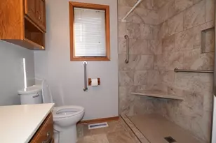 209 E Henry St, Le Roy, MN 55951 - Photo 16