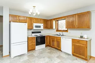 209 E Henry St, Le Roy, MN 55951 - Photo 6