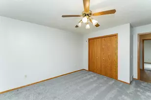 209 E Henry St, Le Roy, MN 55951 - Photo 20