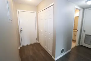 66 9th St E, Saint Paul, MN 55101 - Photo 12