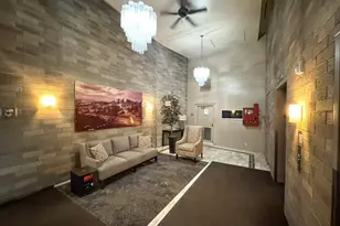 66 9th St E, Saint Paul, MN 55101 - Photo 28