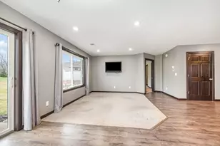 905 Wencel Ave NE, New Prague, MN 56071 - Photo 6