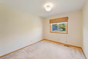 1603 Mary St N, Maplewood, MN 55119 - Photo 16