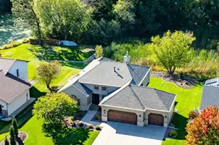 1603 Mary St N, Maplewood, MN 55119 - Photo 2