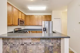 1617 Legacy Pkwy E, Maplewood, MN 55109 - Photo 10