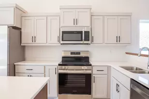 1482 66th Ave S, Fargo, ND 58104 - Photo 6