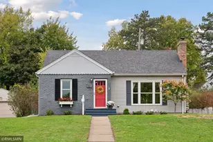 118 Ridgewood Dr, Hopkins, MN 55343 - Photo 1