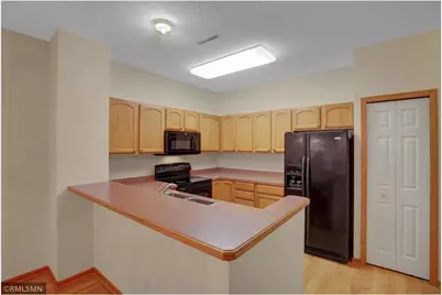 3029 Hemingway Trail N #2, Maplewood, MN 55109 - Photo 8