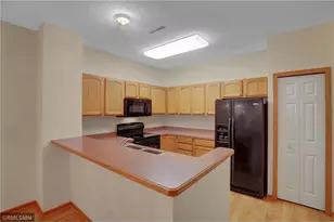 3029 Hemingway Trail N, Maplewood, MN 55109 - Photo 8