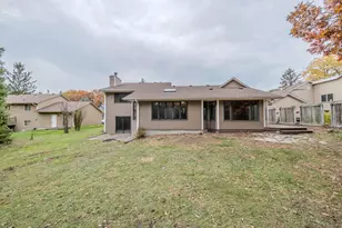 1568 Lakewood Dr N, Maplewood, MN 55119 - Photo 6