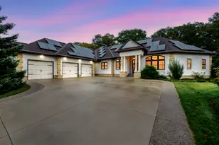 221 Woodhill Ct, Mankato, MN 56001 - Photo 2