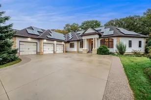 221 Woodhill Ct, Mankato, MN 56001 - Photo 1