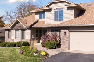 703 Wesley Ln, Mendota Heights, MN 55118 - Photo 4