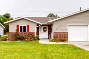 2610 9th St SW, Willmar, MN 56201 - Photo 1