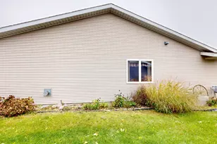 2610 9th St SW, Willmar, MN 56201 - Photo 52