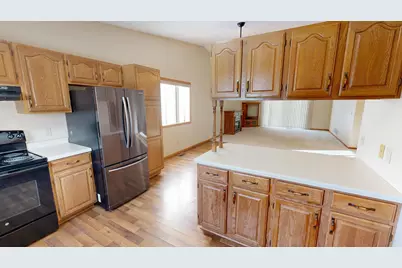 2610 9th Street SW, Willmar, MN 56201 - Photo 6