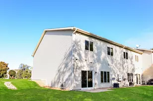 2574 County Rd H2, Mounds View, MN 55112 - Photo 2