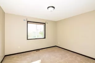 2574 County Rd H2, Mounds View, MN 55112 - Photo 14