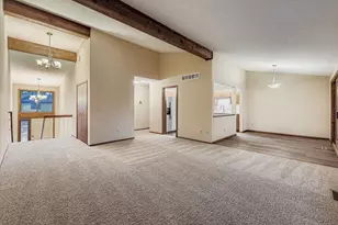 5509 Hyland Courts Dr, Bloomington, MN 55437 - Photo 10