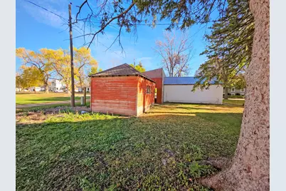 205 E 3rd Street E, Herman, MN 56248 - Photo 22
