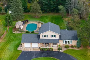 3650 Knoll Ridge Dr, Eagan, MN 55122 - Photo 4