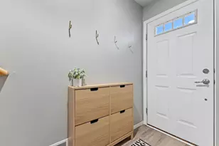 3115 Clover Ridge Dr, Chaska, MN 55318 - Photo 4