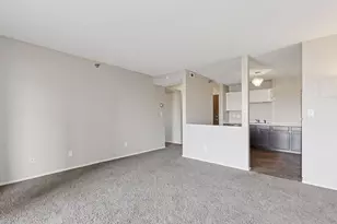 66 9th St E, Saint Paul, MN 55101 - Photo 12