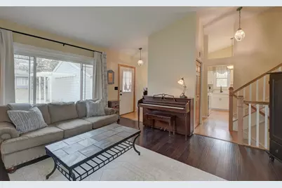 1174 Benton Way, Arden Hills, MN 55112 - Photo 8