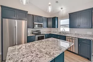 905 W 2nd St, Rush City, MN 55069 - Photo 4