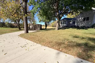 622 Woodcrest Ave, Worthington, MN 56187 - Photo 42