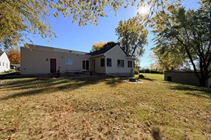 622 Woodcrest Ave, Worthington, MN 56187 - Photo 42