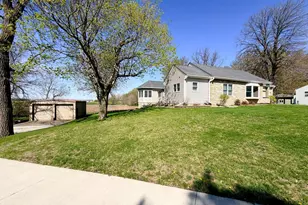 622 Woodcrest Ave, Worthington, MN 56187 - Photo 4