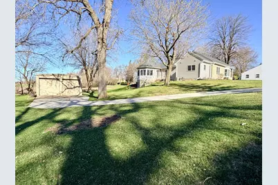 622 Woodcrest Avenue, Worthington, MN 56187 - Photo 6